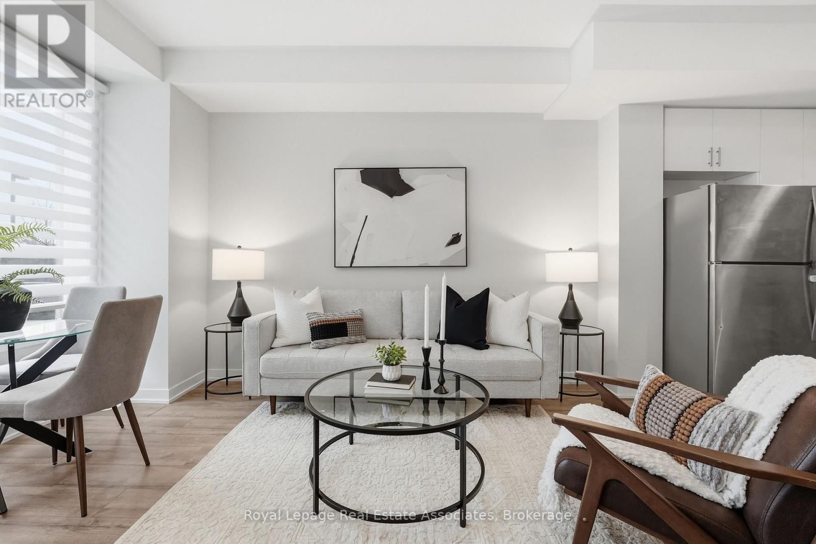 10 - 3425 RIDGEWAY DRIVE Image 4