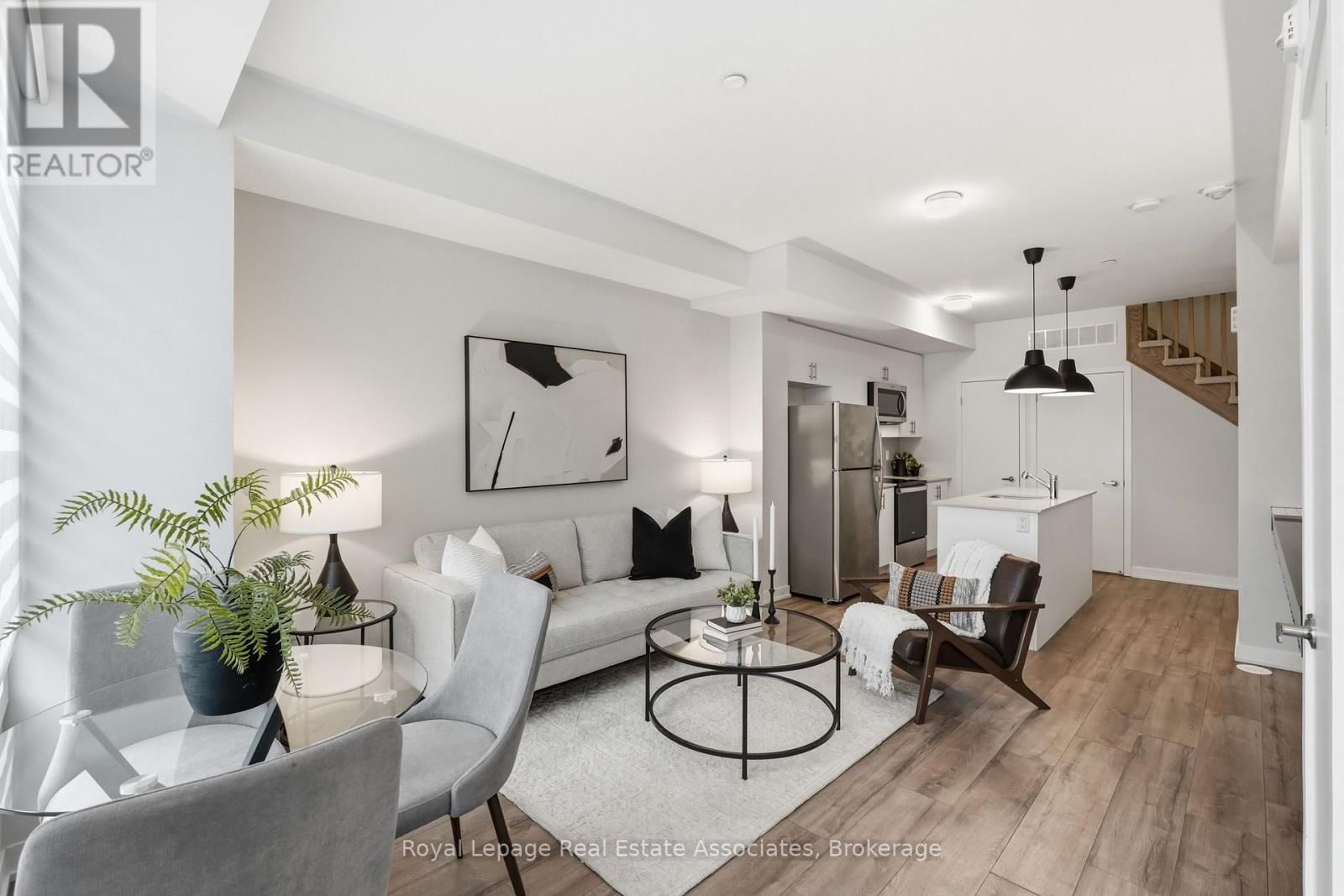 10 - 3425 RIDGEWAY DRIVE Image 5