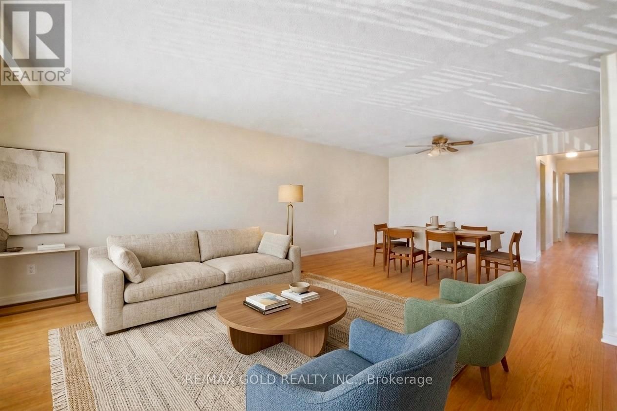 877 CONSORT CRESCENT Image 4