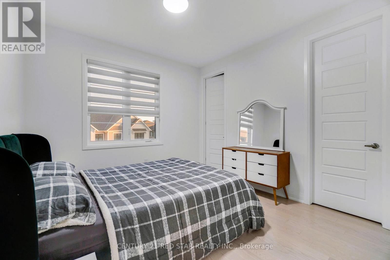 3251 HARASYM TRAIL Image 27