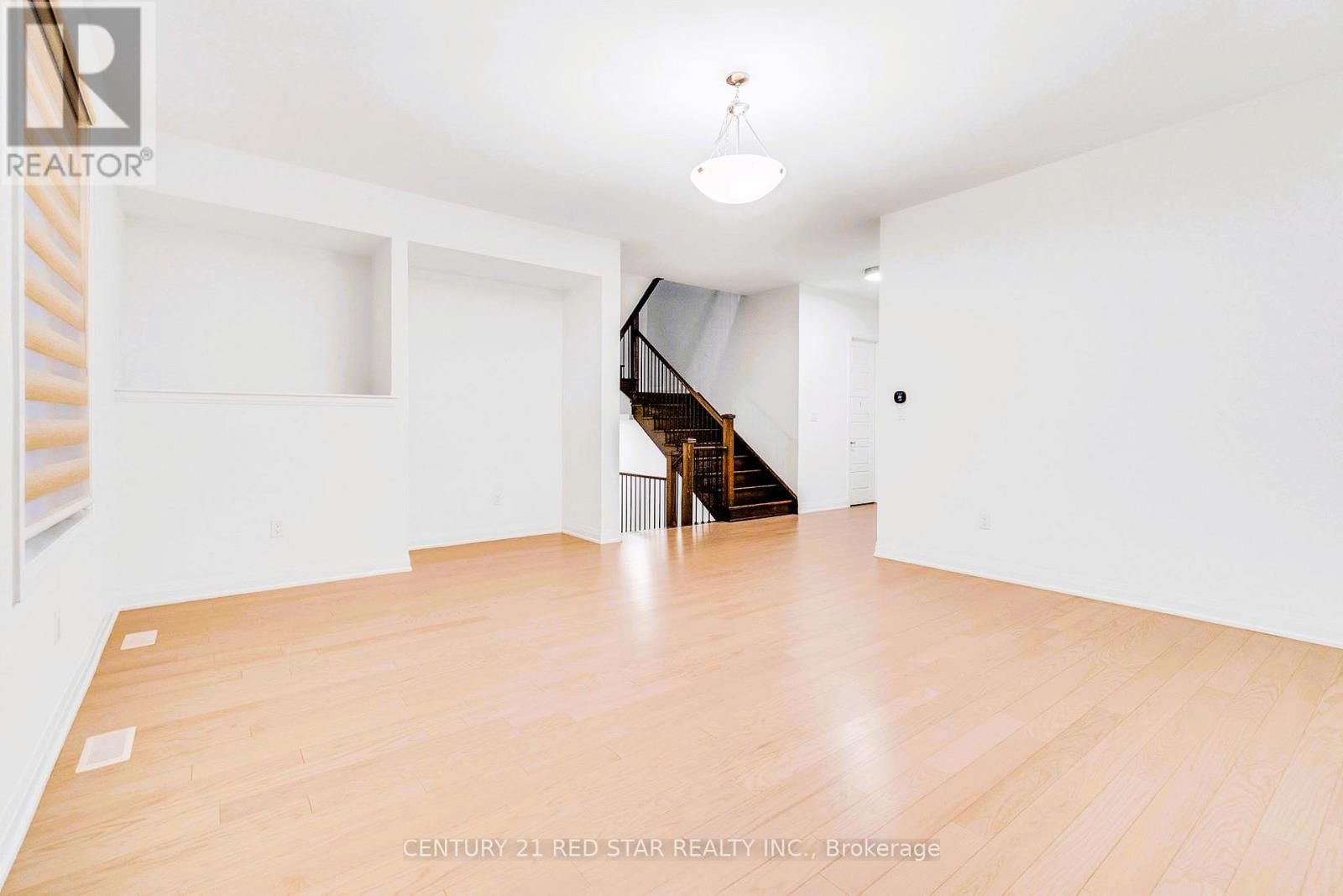 3251 HARASYM TRAIL Image 7