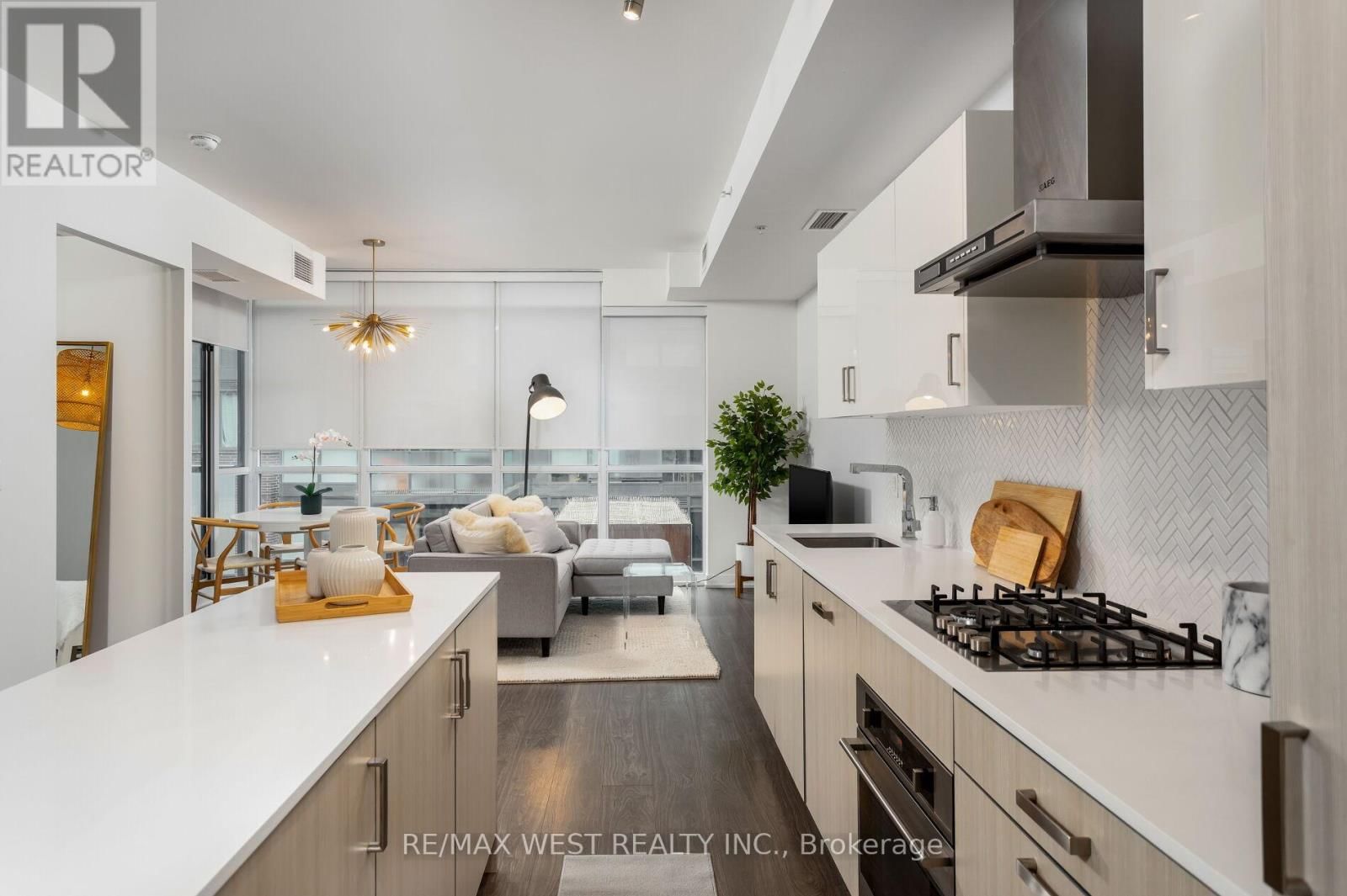 603 - 36 HOWARD PARK AVENUE Image 14