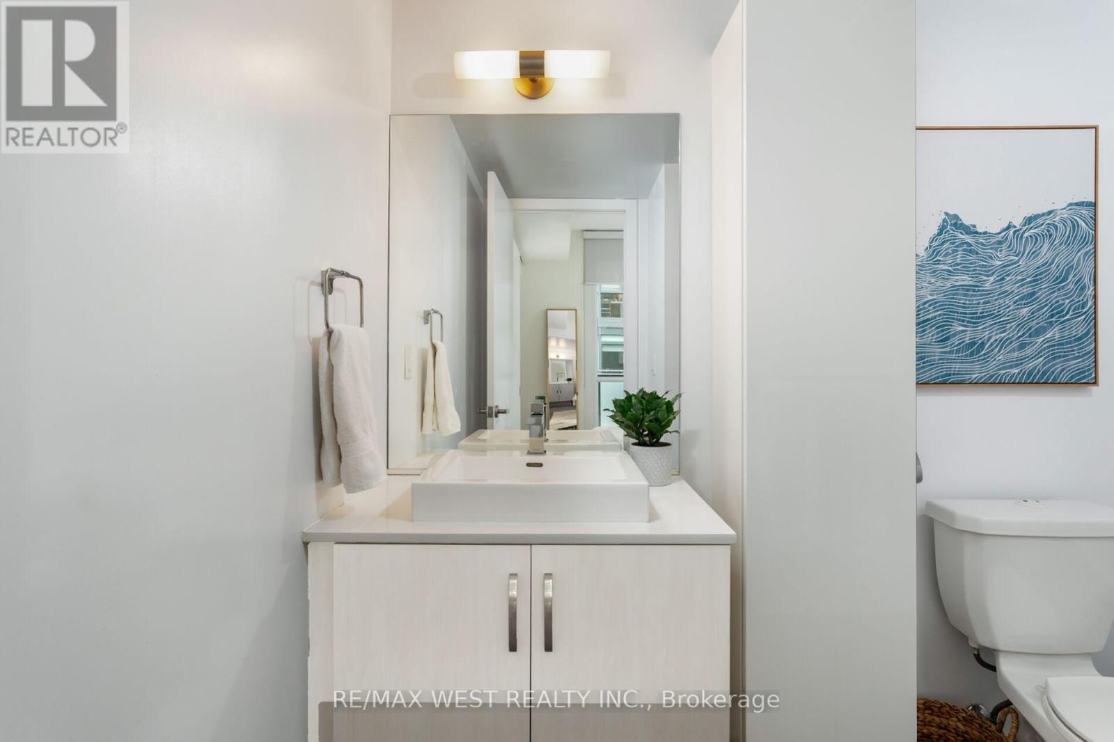 603 - 36 HOWARD PARK AVENUE Image 25