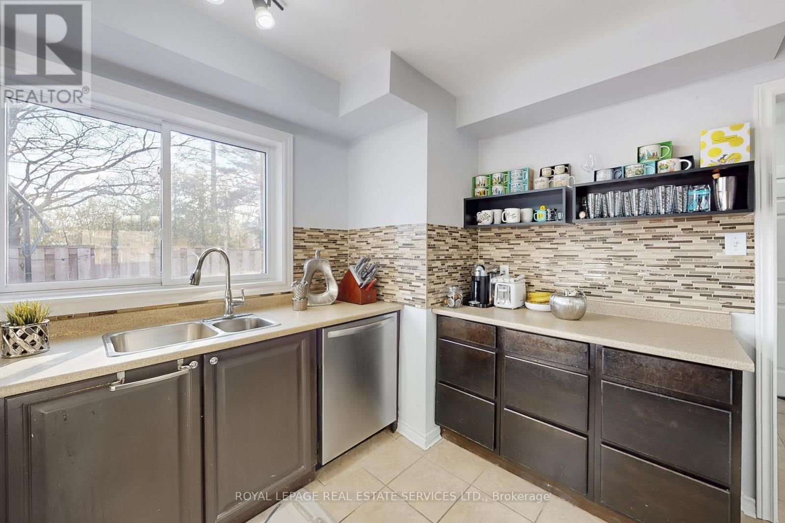 25 - 3001 CENTENNIAL DRIVE Image 19