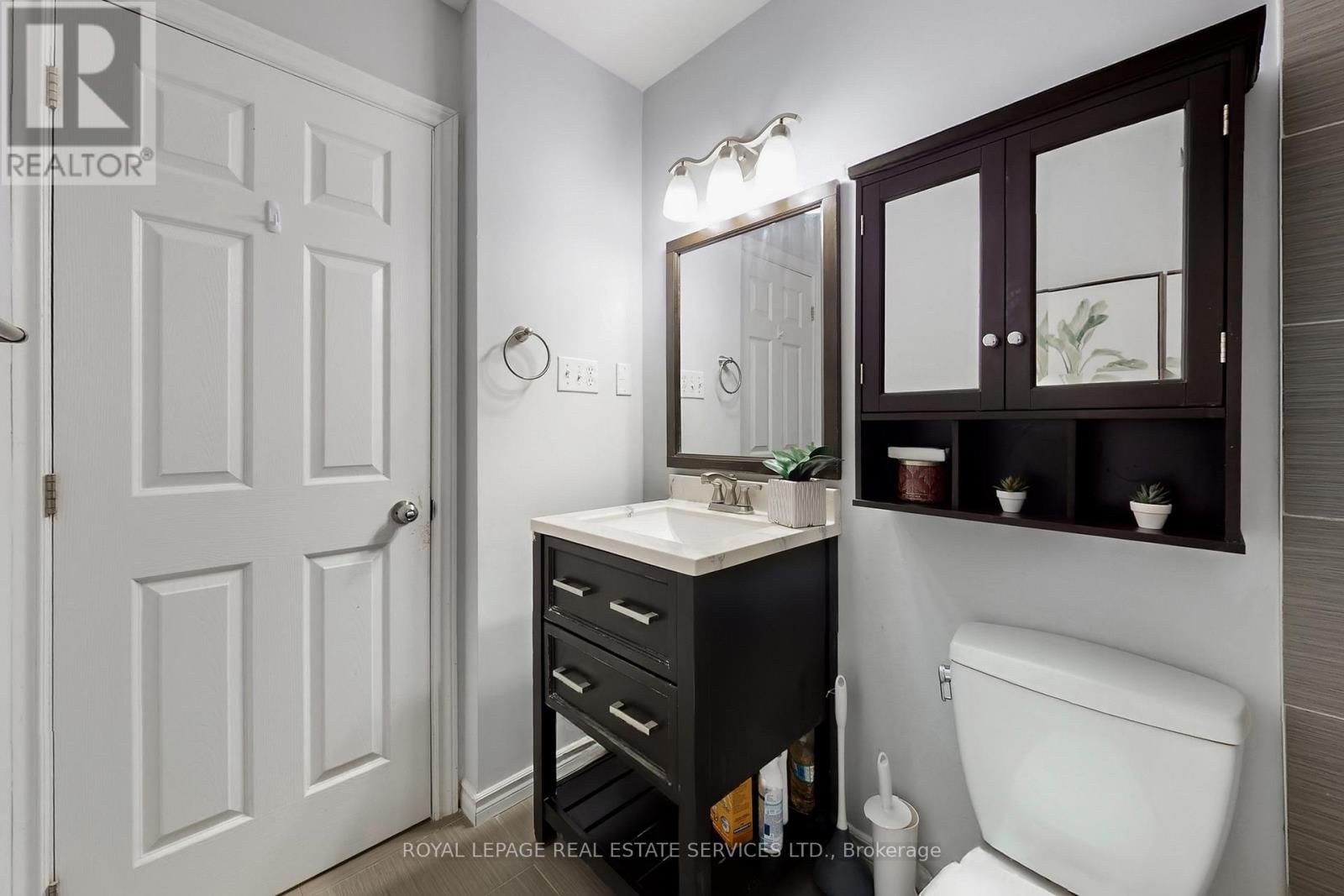 25 - 3001 CENTENNIAL DRIVE Image 36