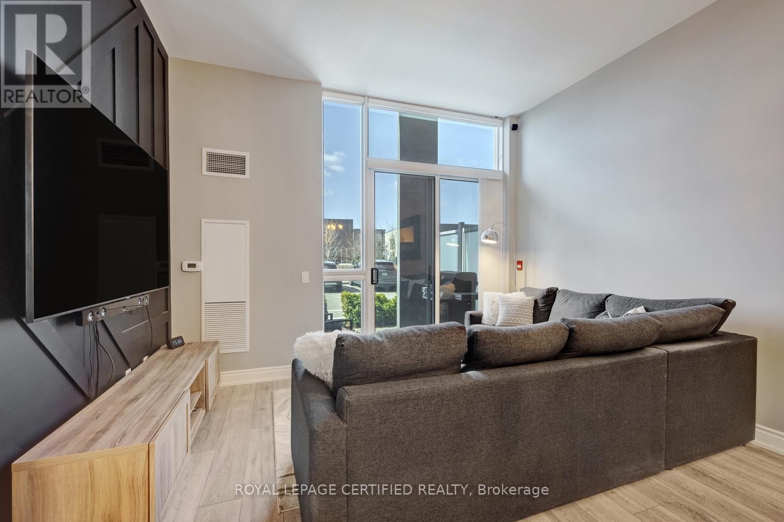 114 - 1050 MAIN STREET EAST Image 18