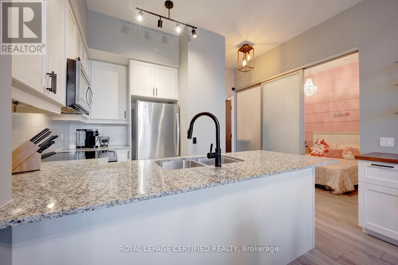 114 - 1050 MAIN STREET EAST Image 21