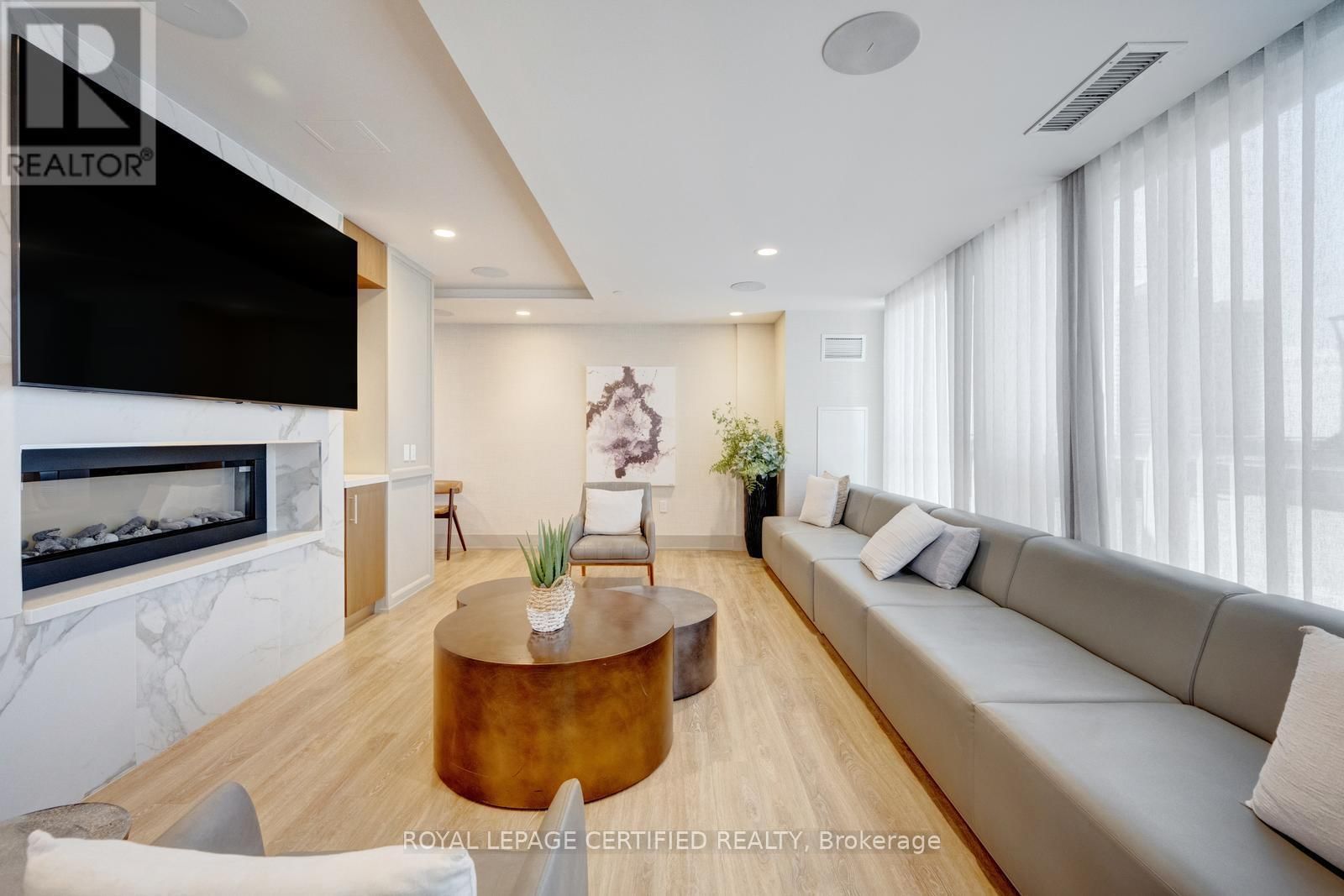 114 - 1050 MAIN STREET EAST Image 35