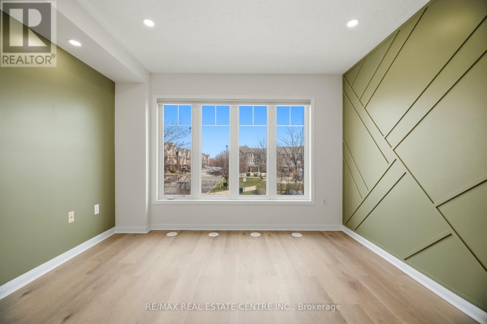 56 - 3050 ROTARY WAY Image 15