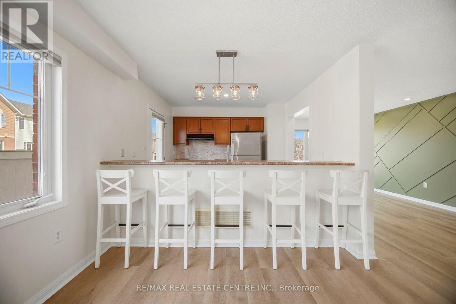 56 - 3050 ROTARY WAY Image 17