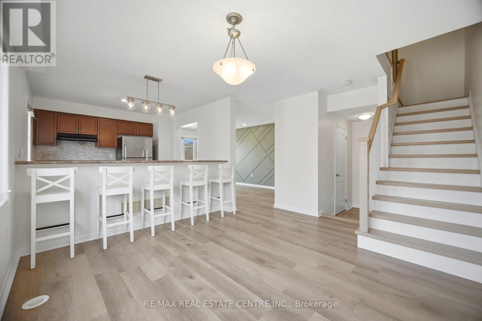 56 - 3050 ROTARY WAY Image 25