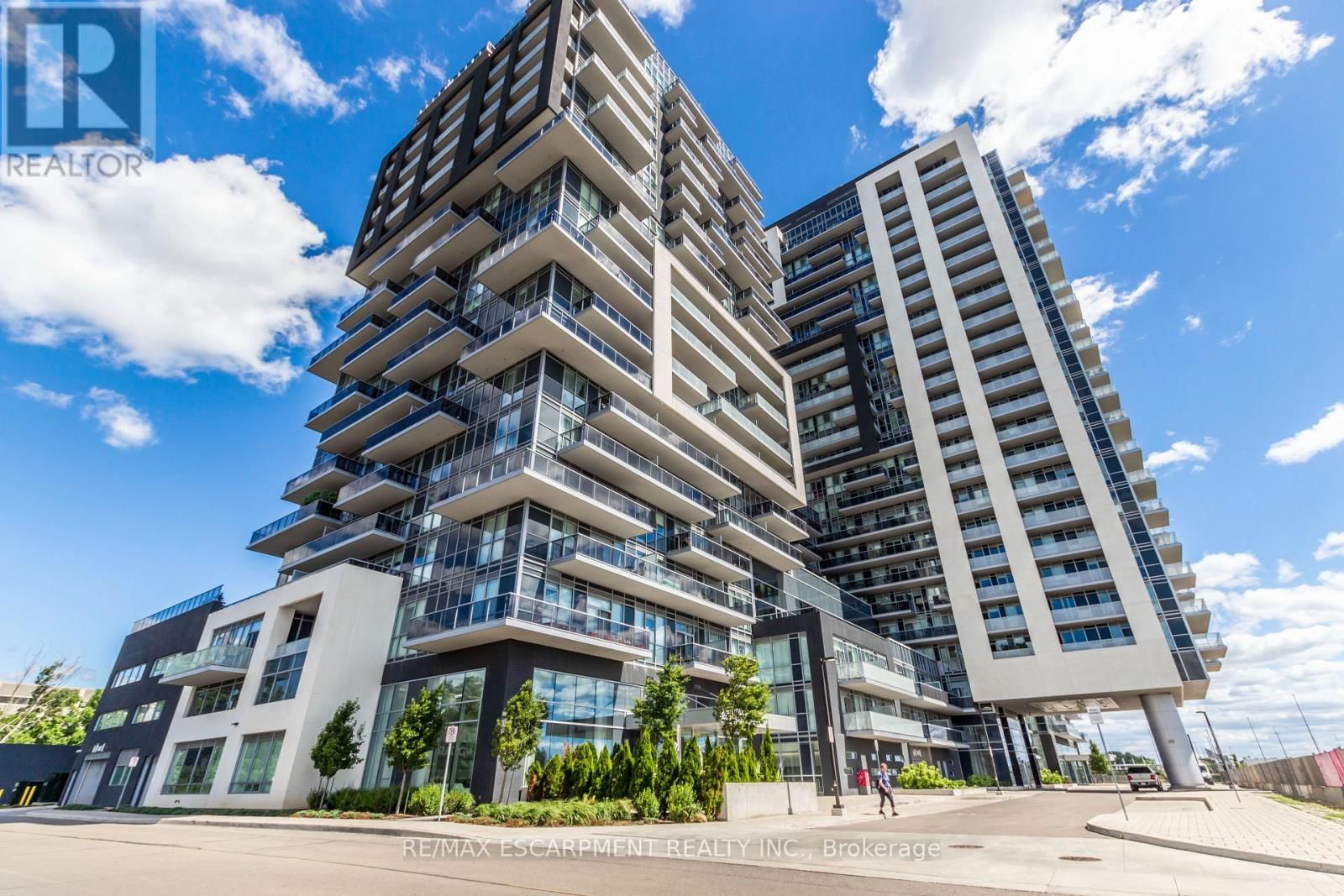 703 - 2081 FAIRVIEW STREET Image 1