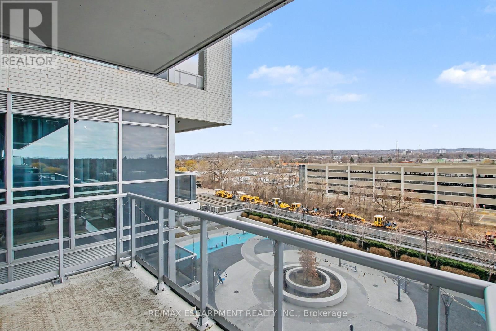 703 - 2081 FAIRVIEW STREET Image 16