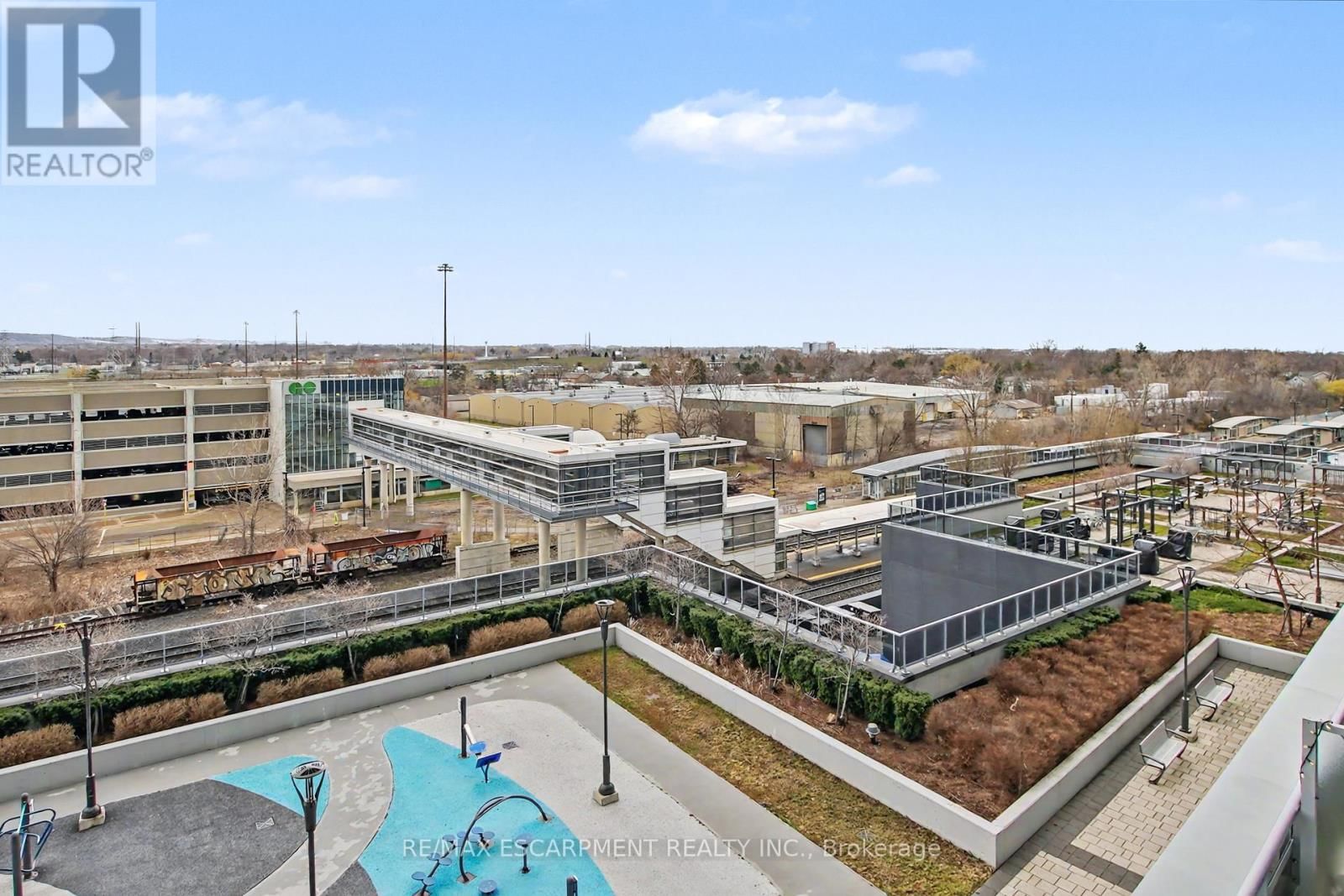 703 - 2081 FAIRVIEW STREET Image 18