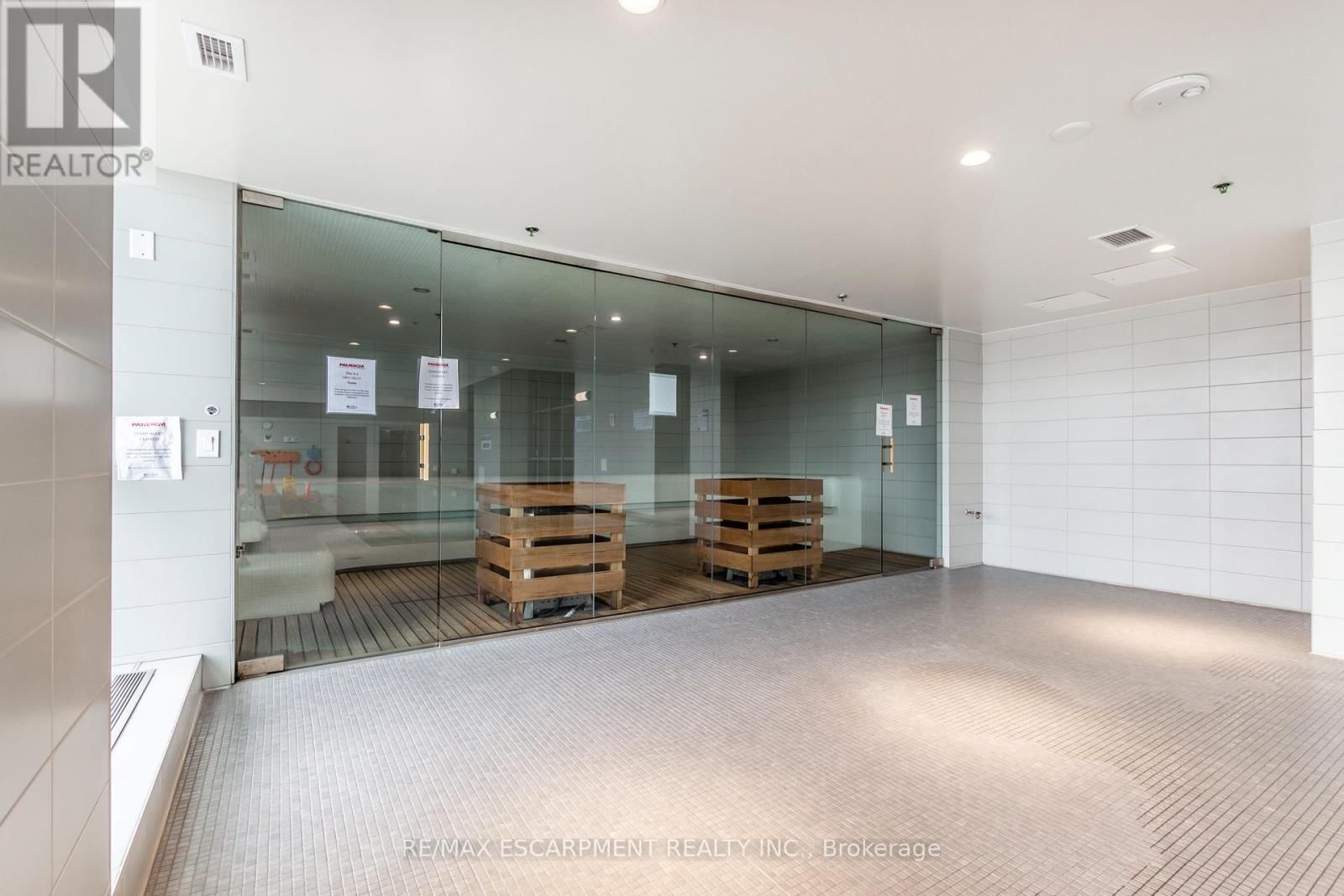 703 - 2081 FAIRVIEW STREET Image 25