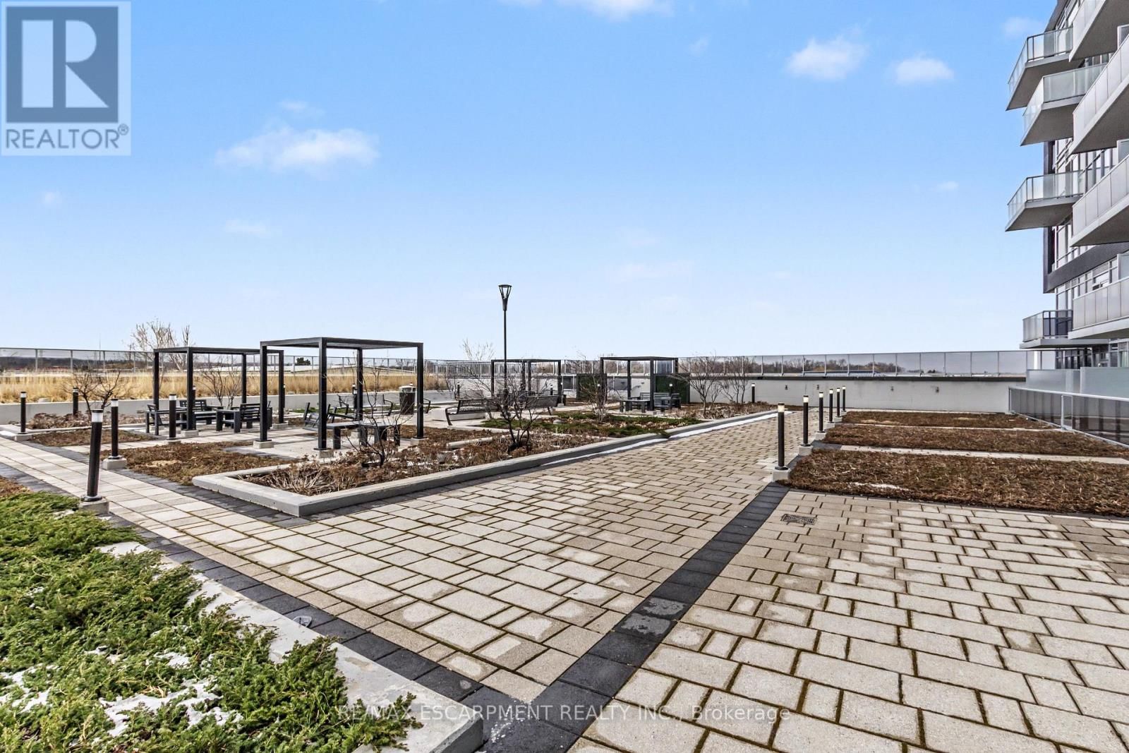 703 - 2081 FAIRVIEW STREET Image 31