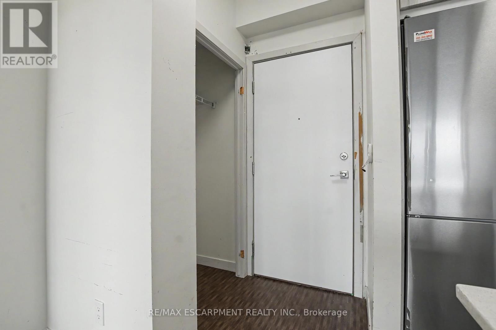 703 - 2081 FAIRVIEW STREET Image 5