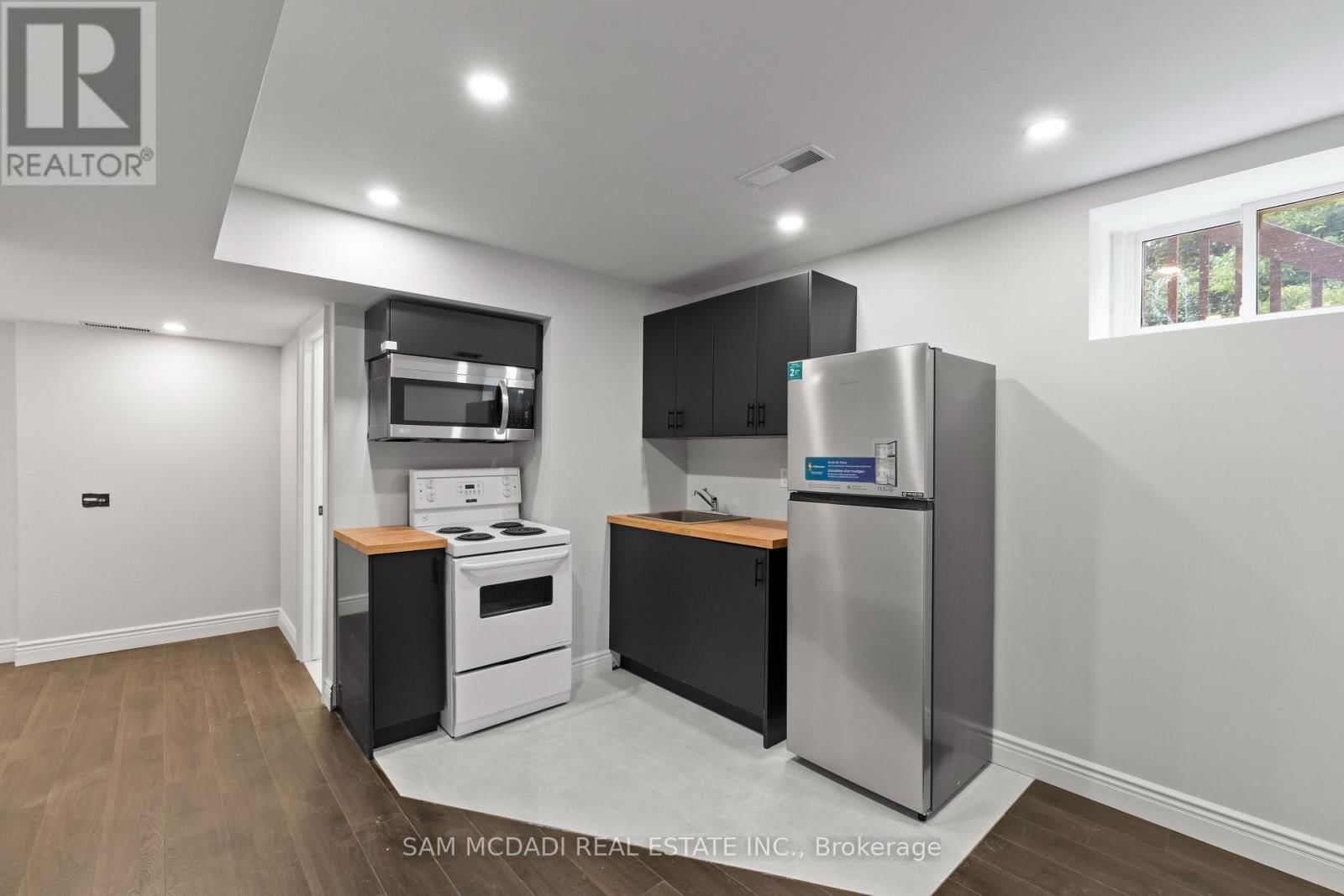 7209 FAYETTE CIRCLE Image 35