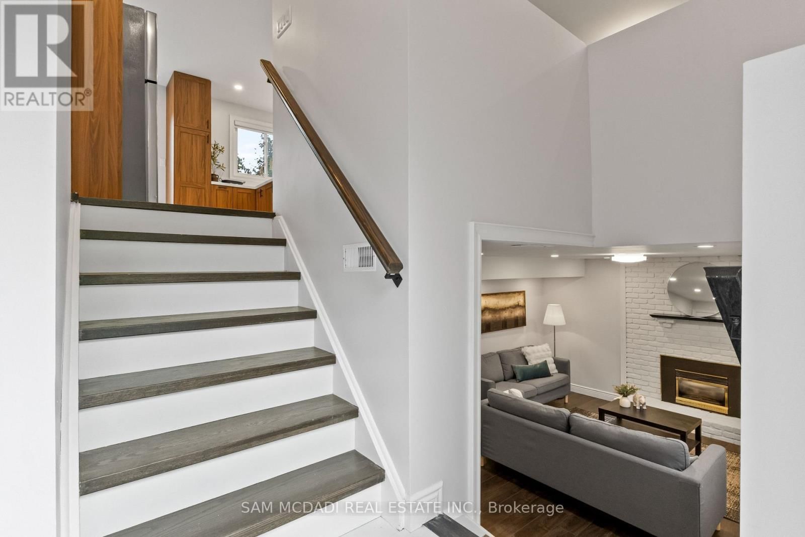 7209 FAYETTE CIRCLE Image 5