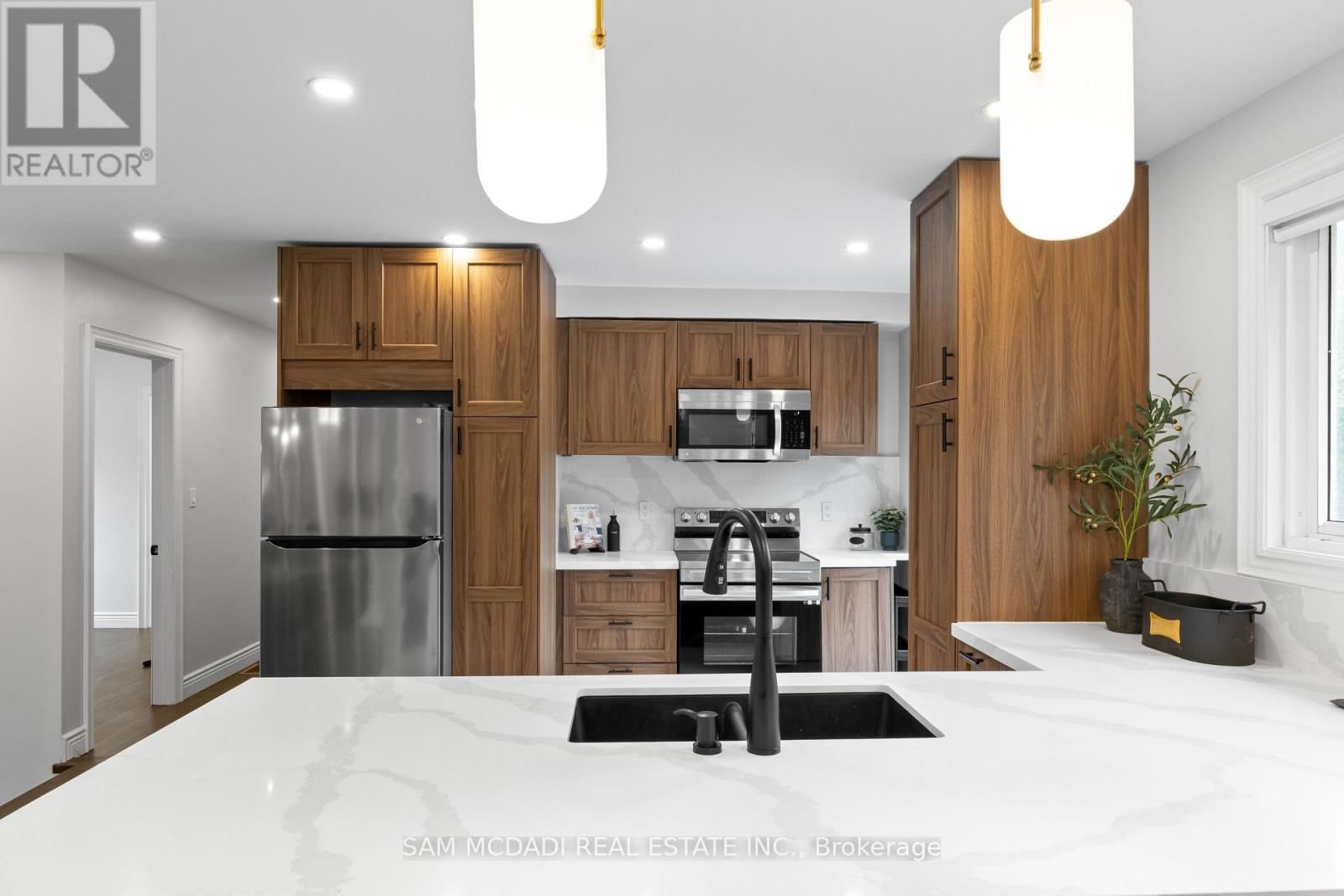 7209 FAYETTE CIRCLE Image 8