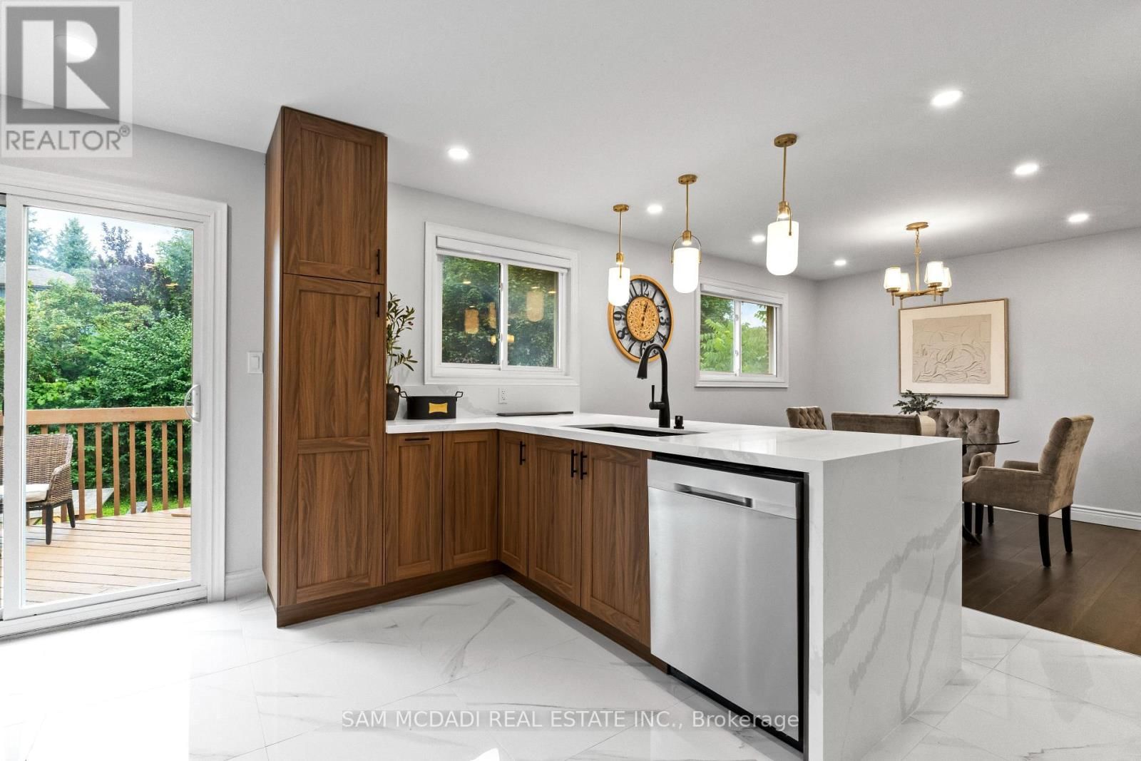 7209 FAYETTE CIRCLE Image 9