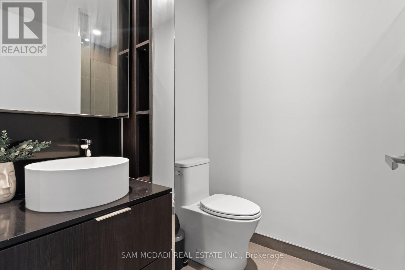 813 - 28 ANN STREET Image 7