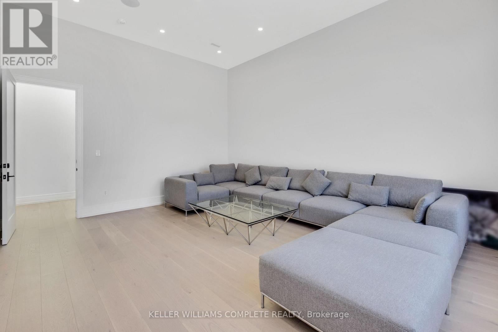 1362 KENMUIR AVENUE Image 12