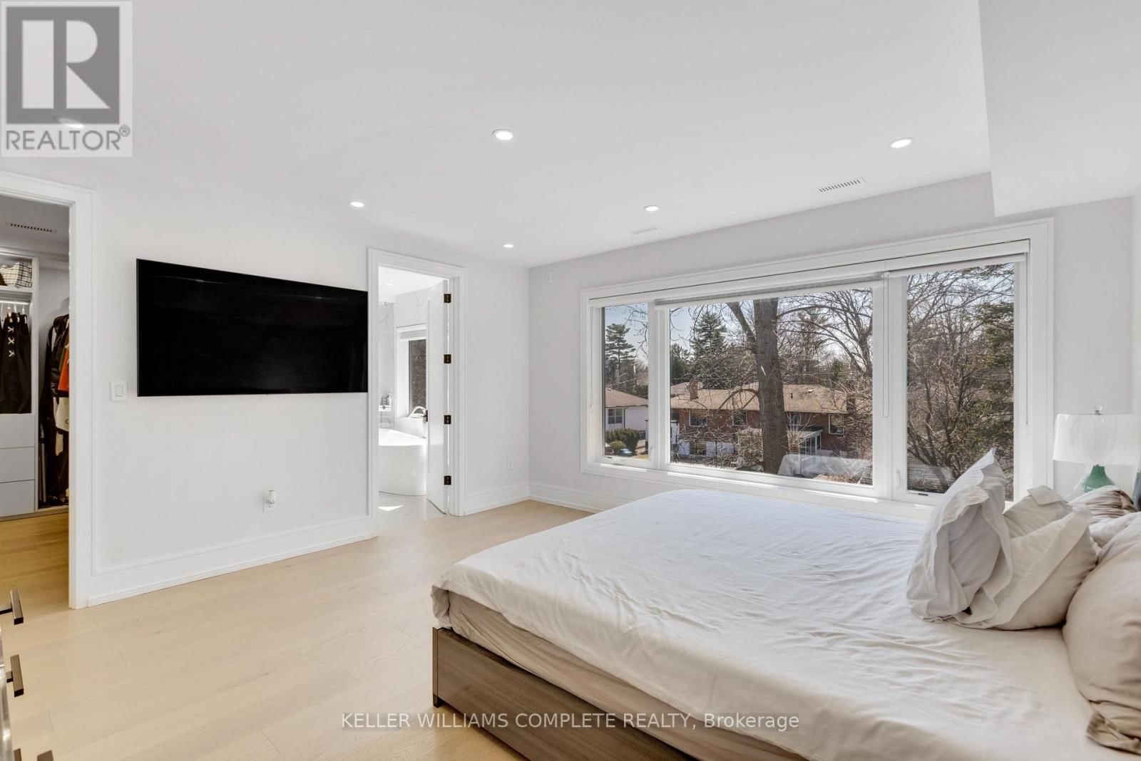 1362 KENMUIR AVENUE Image 14