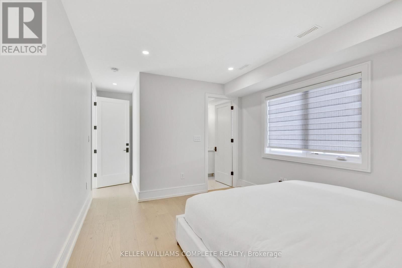 1362 KENMUIR AVENUE Image 17