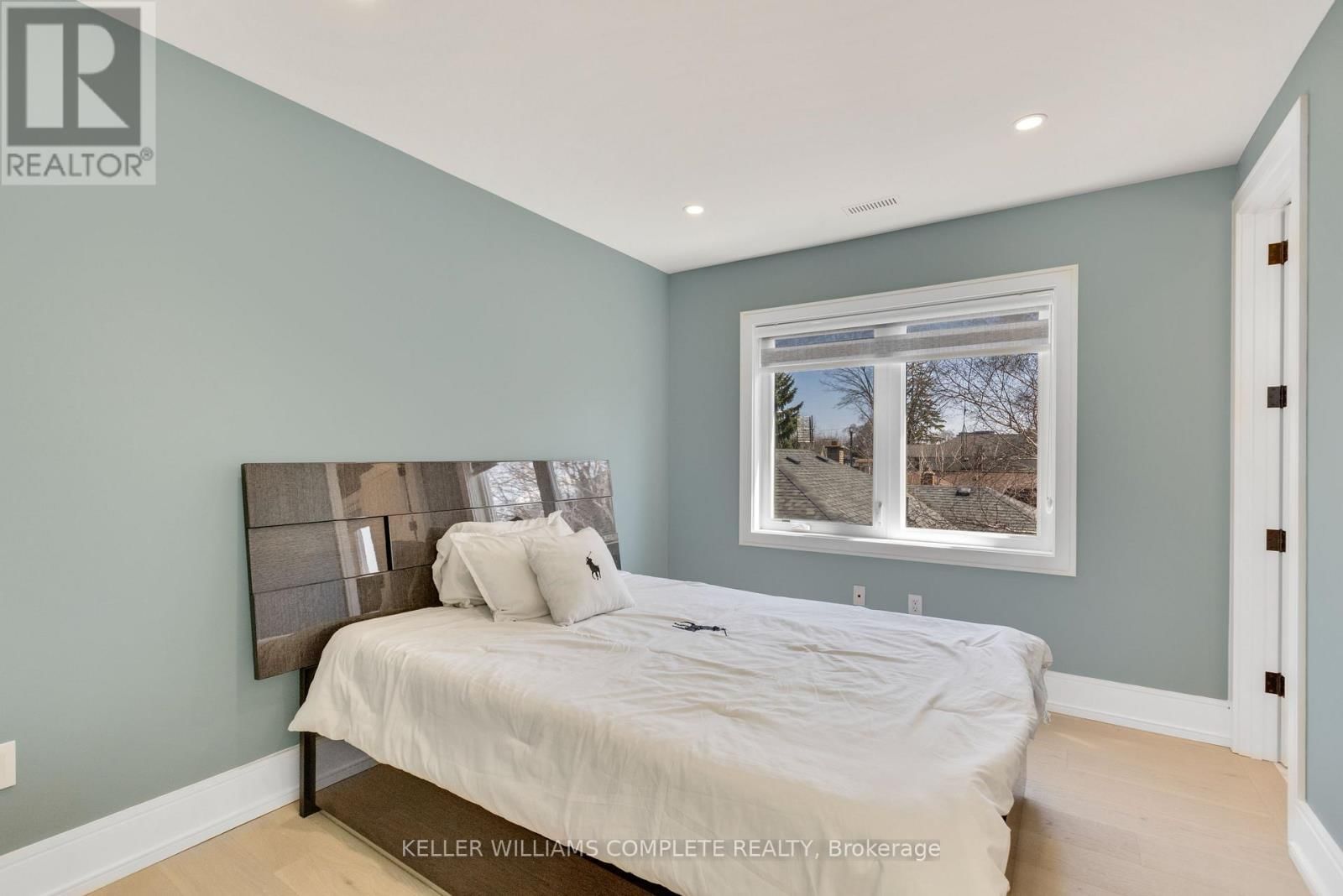 1362 KENMUIR AVENUE Image 22