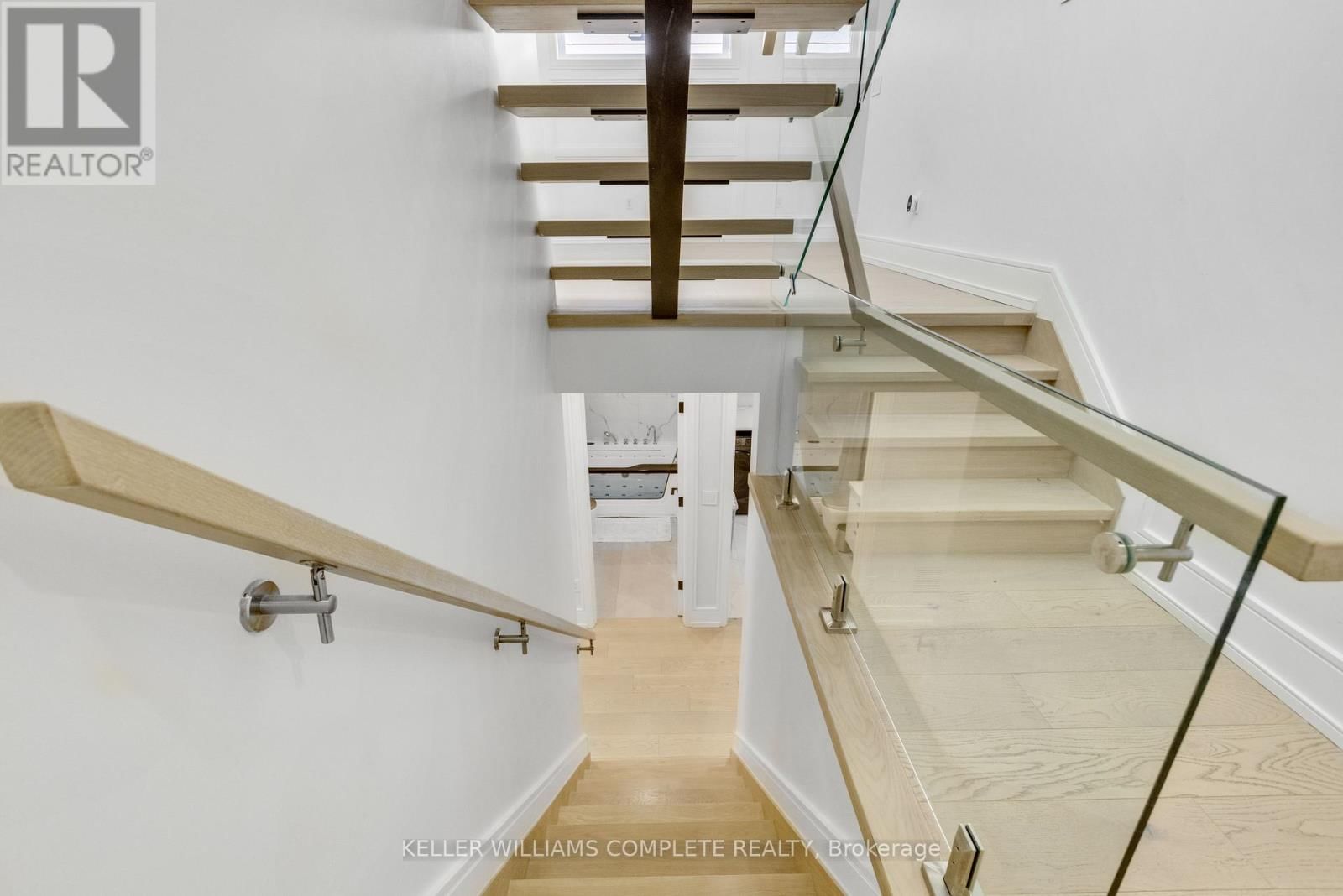 1362 KENMUIR AVENUE Image 25