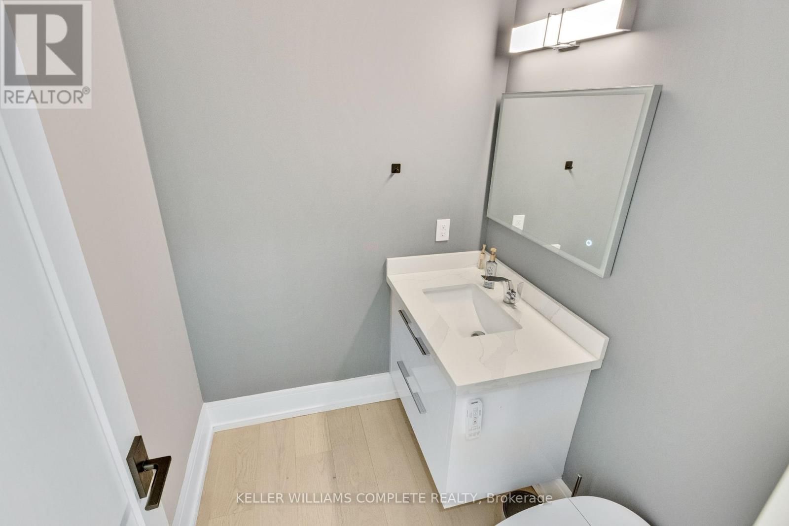 1362 KENMUIR AVENUE Image 39