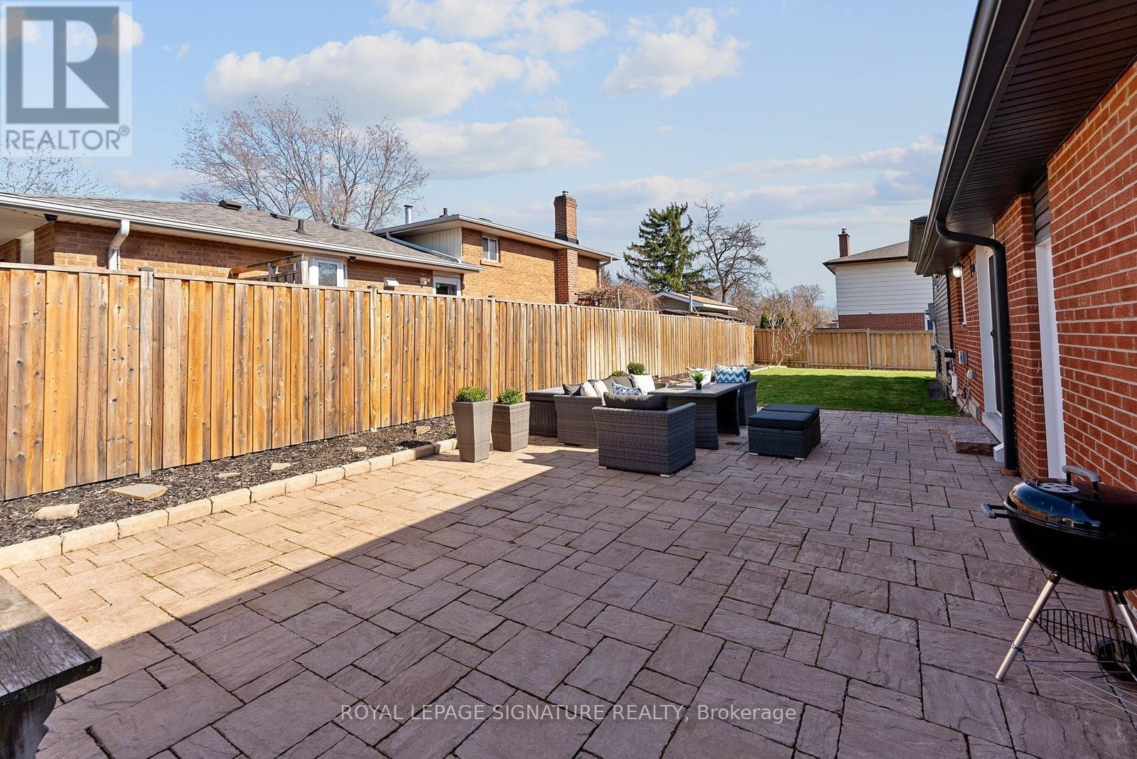 424 LARA WOODS Image 34