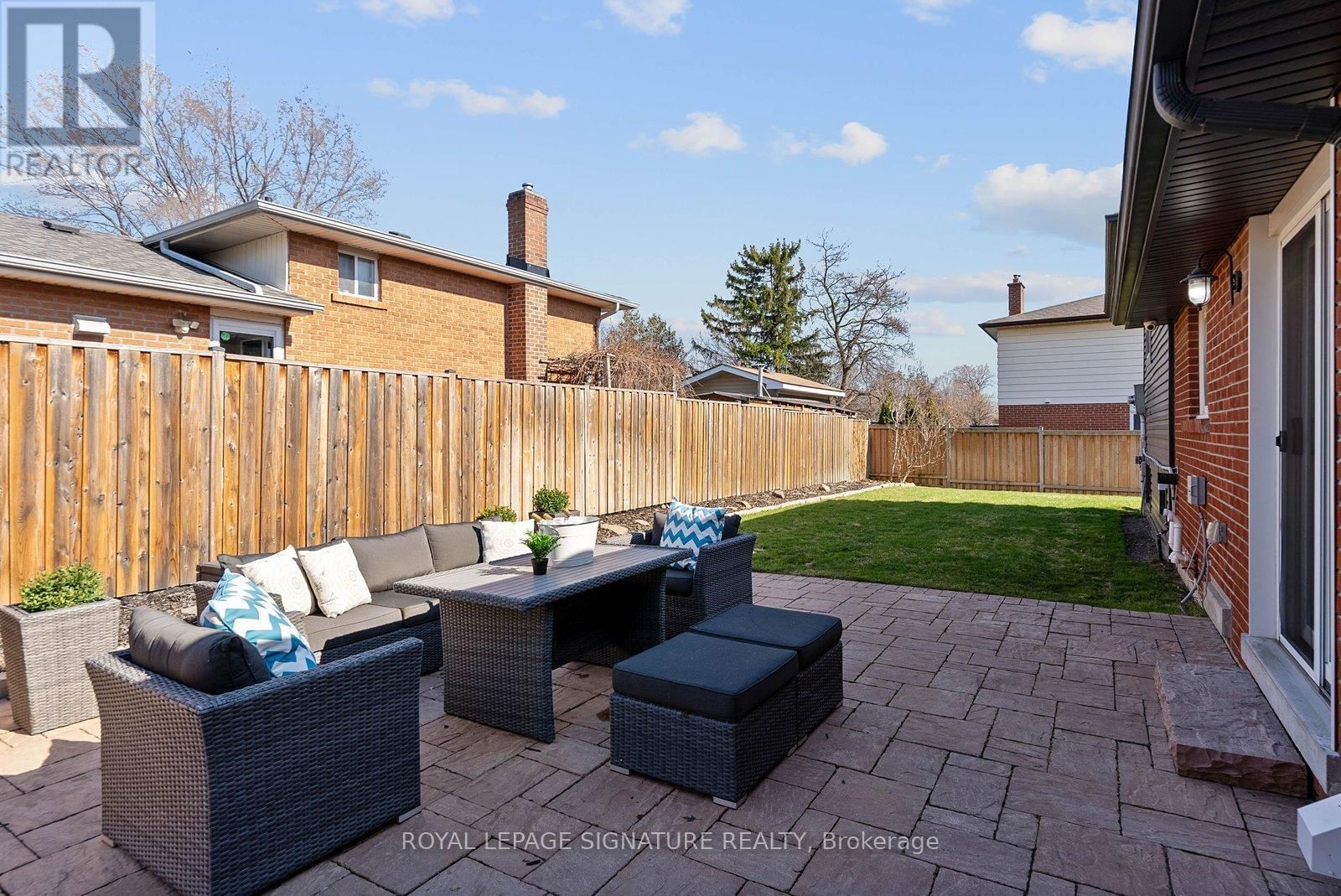 424 LARA WOODS Image 39