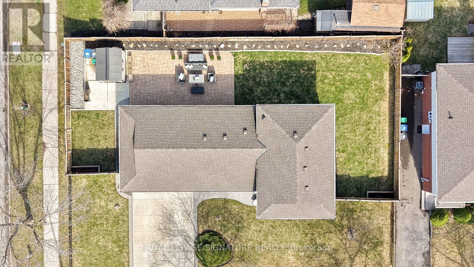 424 LARA WOODS Image 48