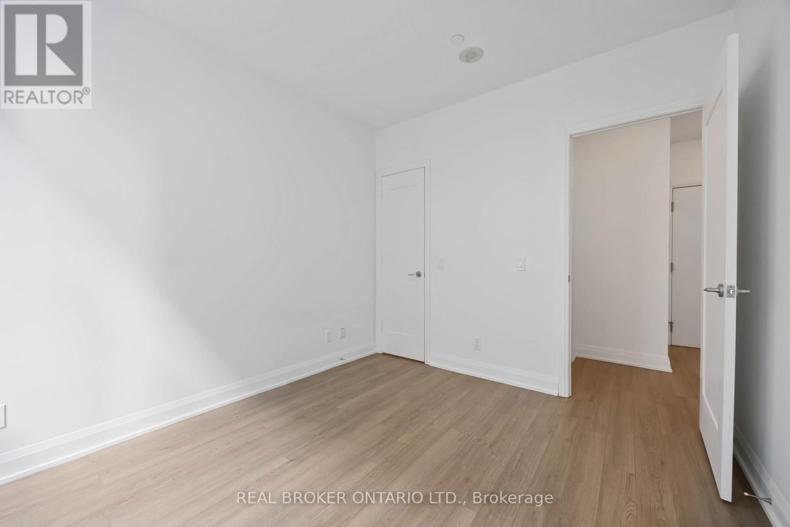 302 - 56 ANNIE CRAIG DRIVE Image 13