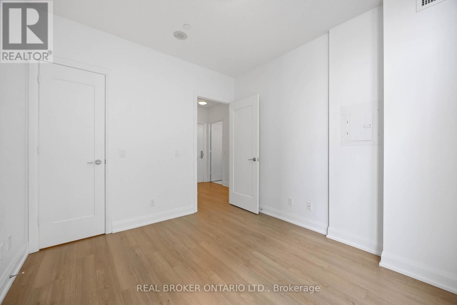 302 - 56 ANNIE CRAIG DRIVE Image 14