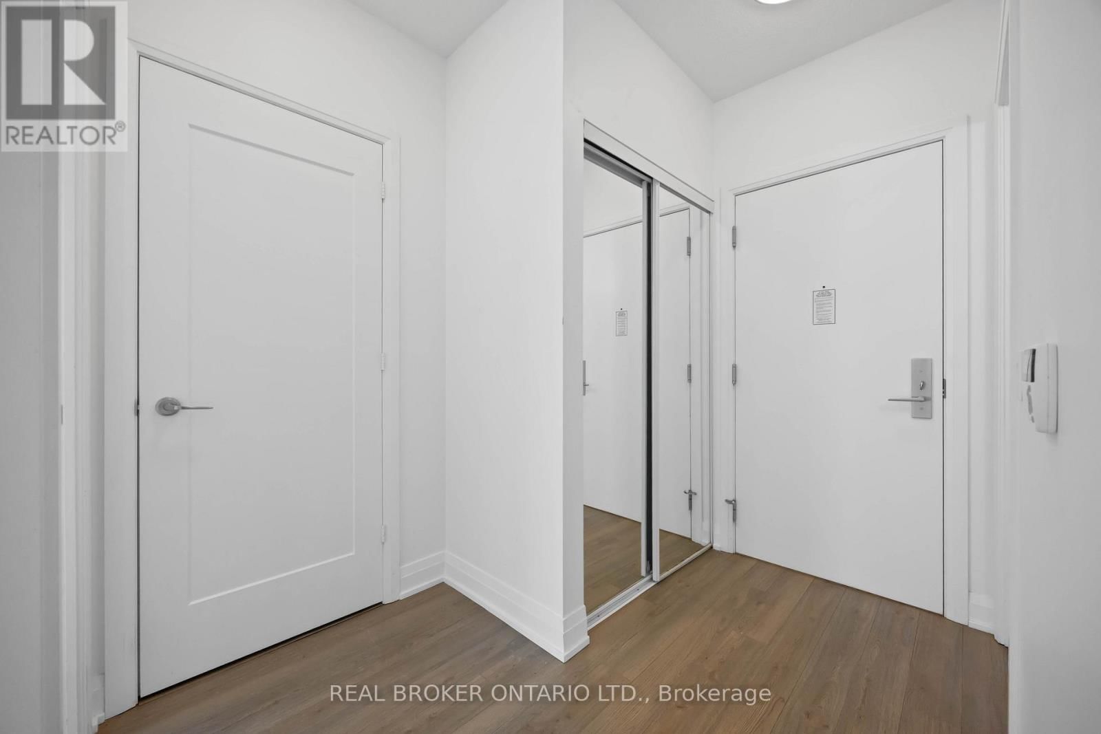 302 - 56 ANNIE CRAIG DRIVE Image 17