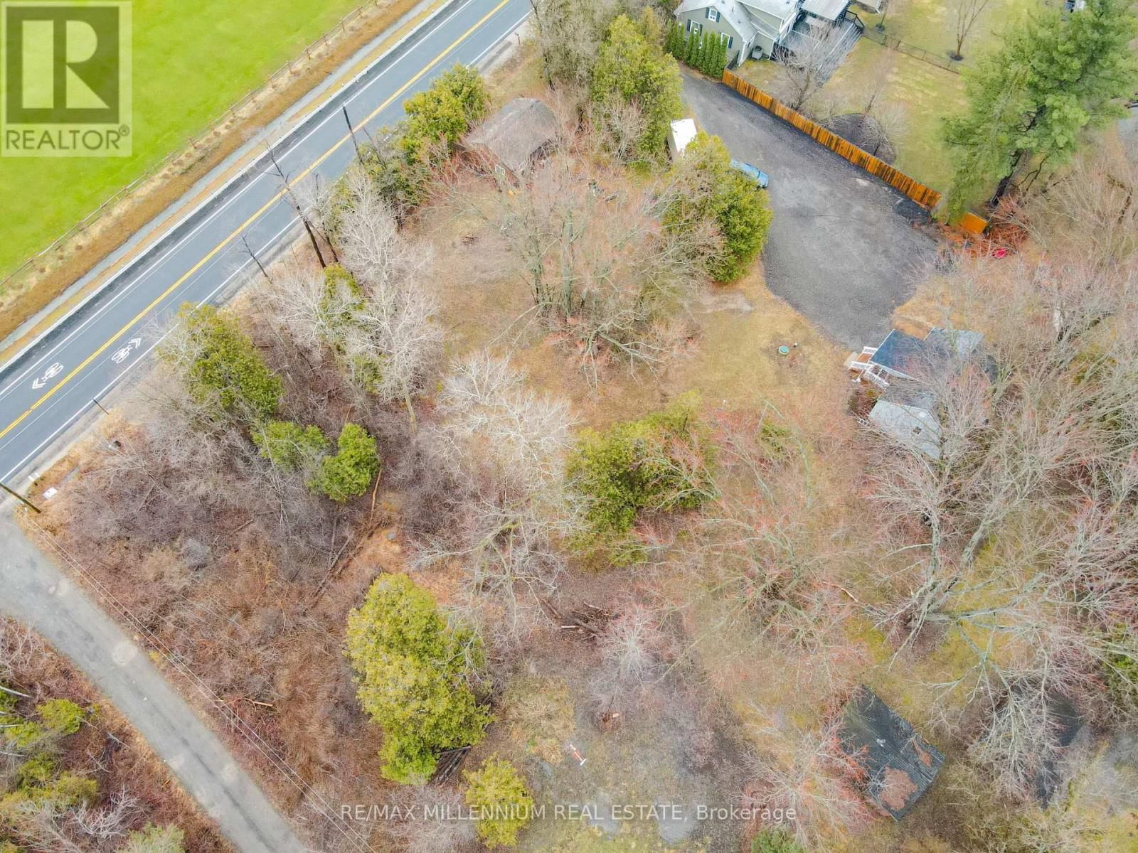 2424 OLDE BASE LINE ROAD Image 21