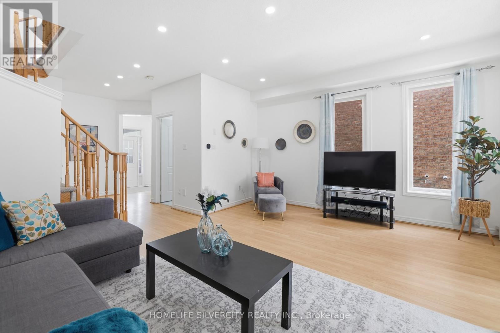 86 SILENT POND CRESCENT Image 17