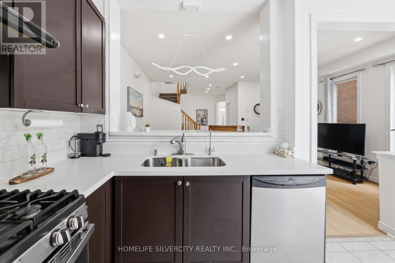 86 SILENT POND CRESCENT Image 26