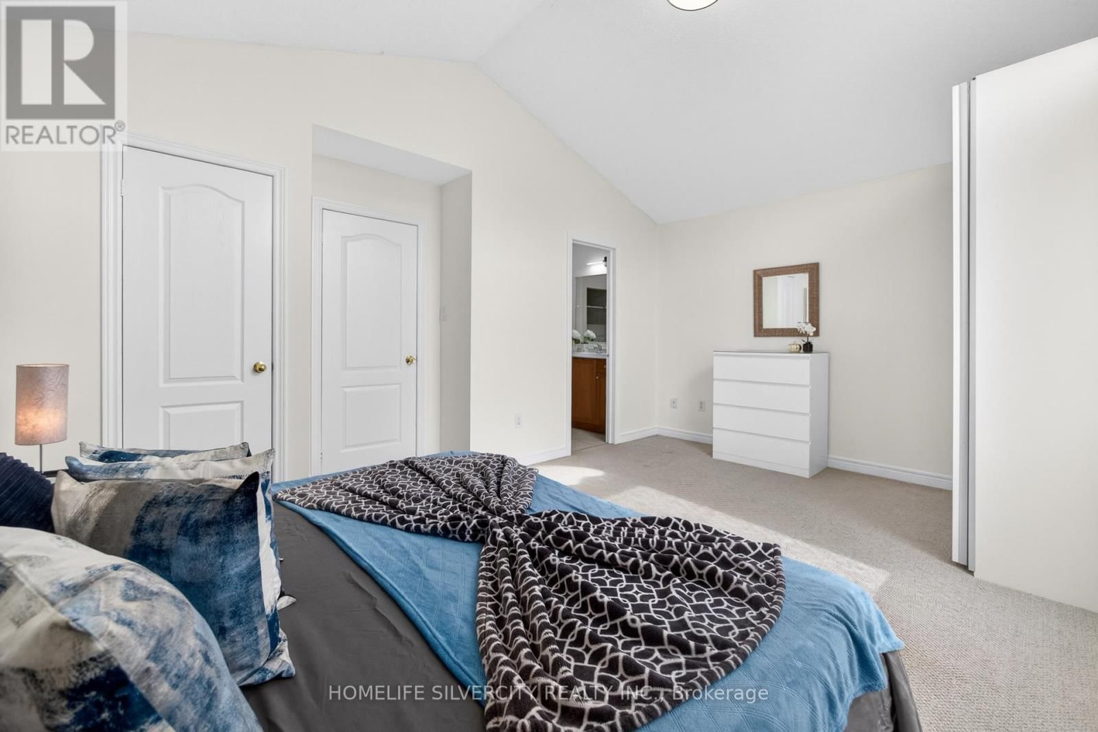 86 SILENT POND CRESCENT Image 34