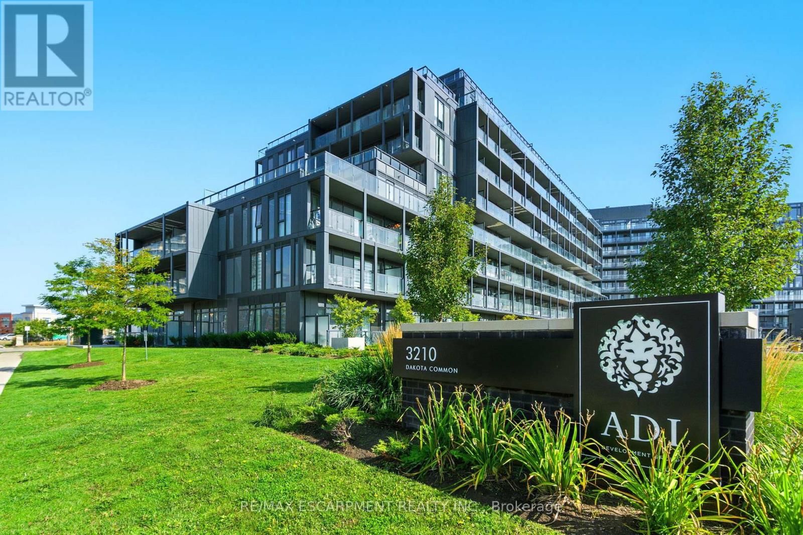 A814 - 3210 DAKOTA COMMON Image 1