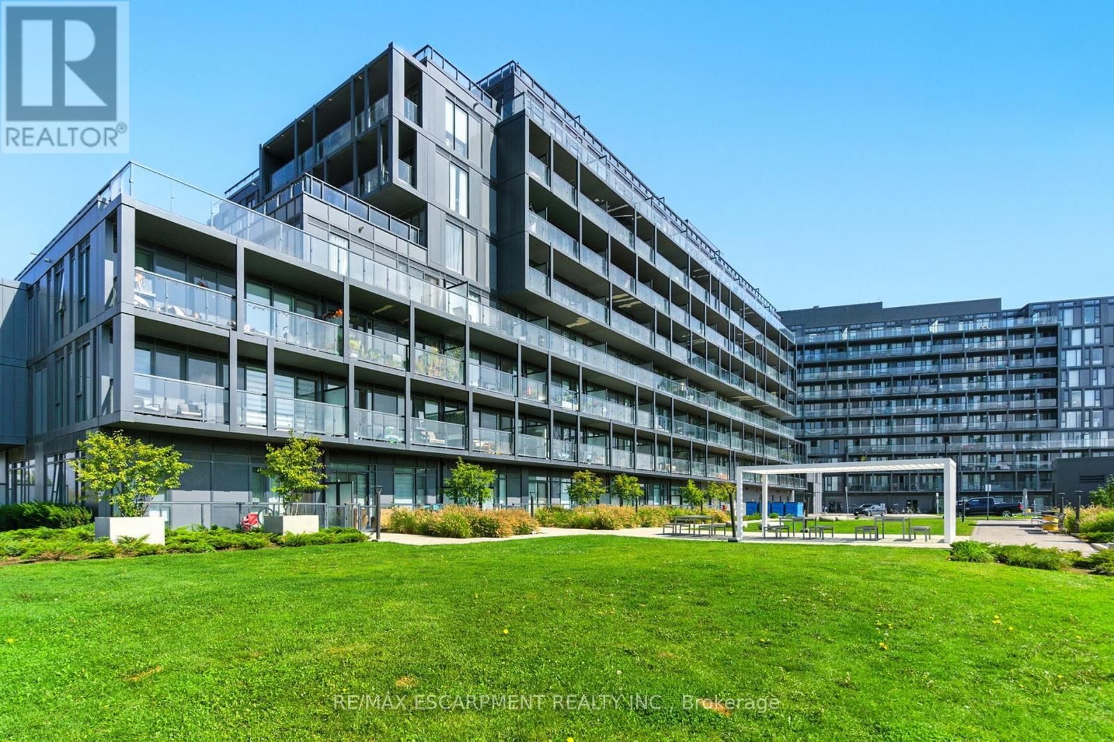 A814 - 3210 DAKOTA COMMON Image 2