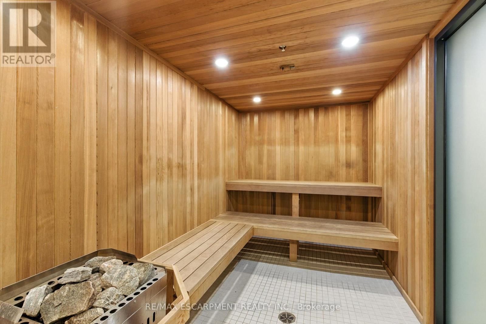 A814 - 3210 DAKOTA COMMON Image 32