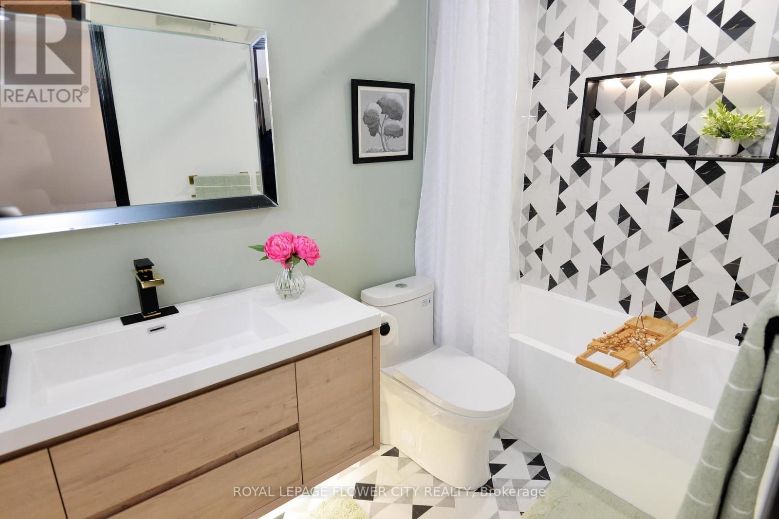 45 ROADMASTER LANE Image 31