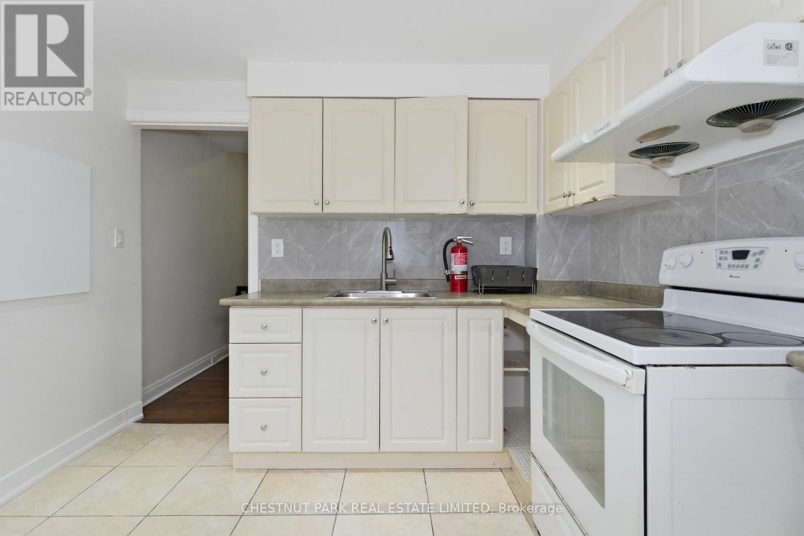 41 RONCESVALLES AVENUE Image 16