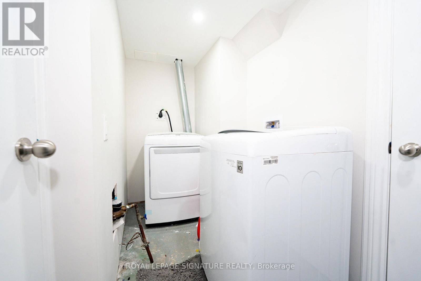 BSMT - 3163 GALBRAITH DRIVE Image 19