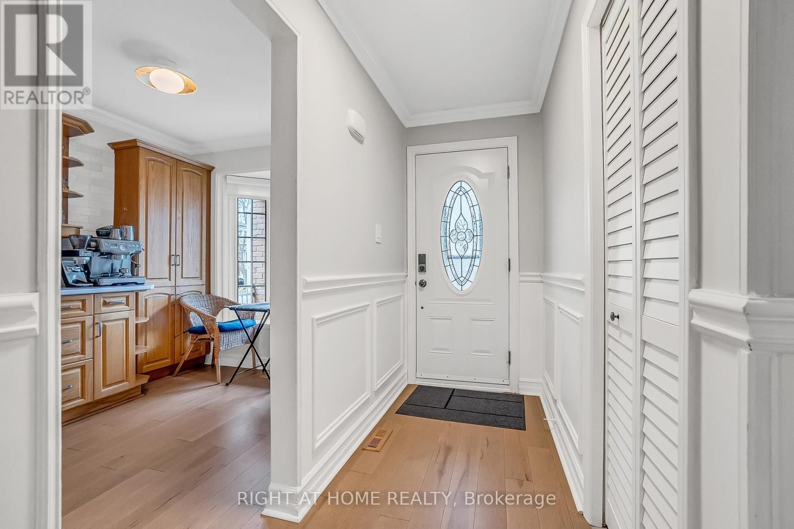 Upper - 1205 SHAGBARK CRESCENT Image 6