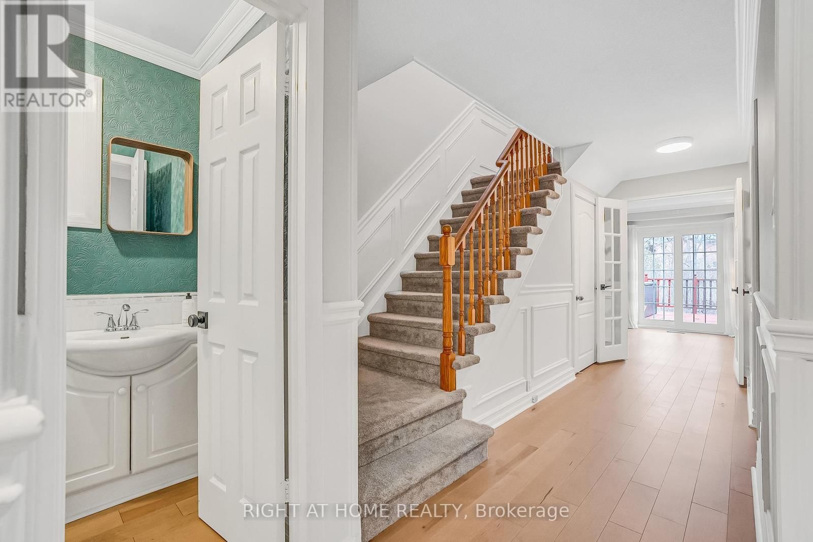 Upper - 1205 SHAGBARK CRESCENT Image 7